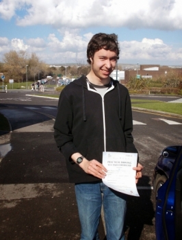 Tom passed with 1 minor fault